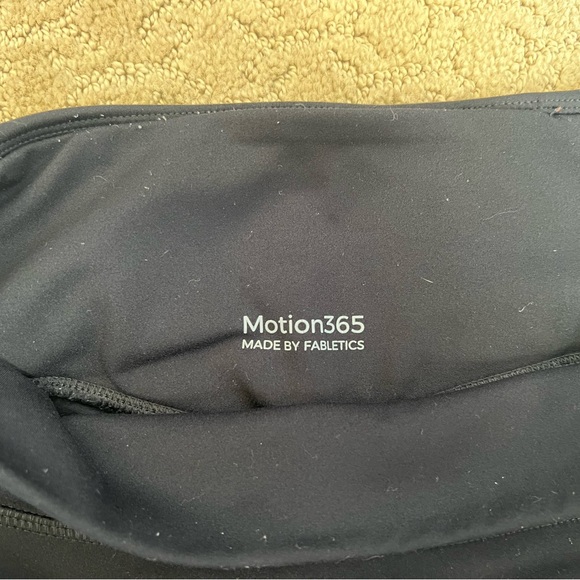 Fabletics black leggings, size S/Regular/27 - Picture 3 of 3